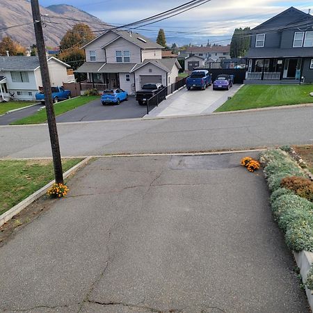 Charming - 2 Bedrooms Suite, 1 Full Bath & Family Room Kamloops Luaran gambar