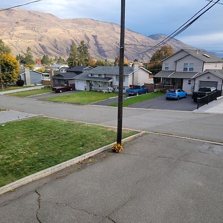 Charming - 2 Bedrooms Suite, 1 Full Bath & Family Room Kamloops Luaran gambar