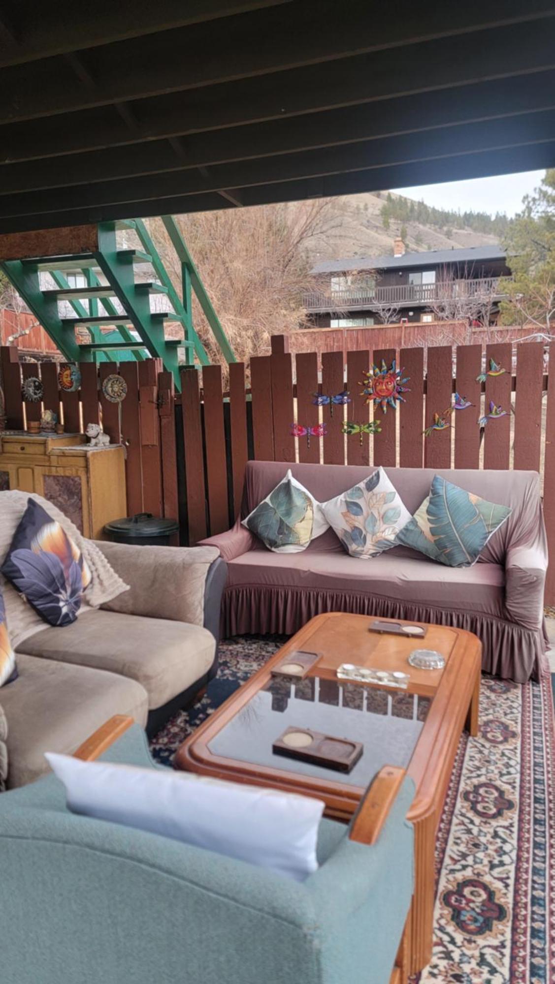 Charming - 2 Bedrooms Suite, 1 Full Bath & Family Room Kamloops Luaran gambar